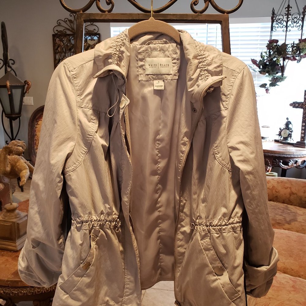 White House Black Market light gray jacket.  Small - Picture 4 of 5